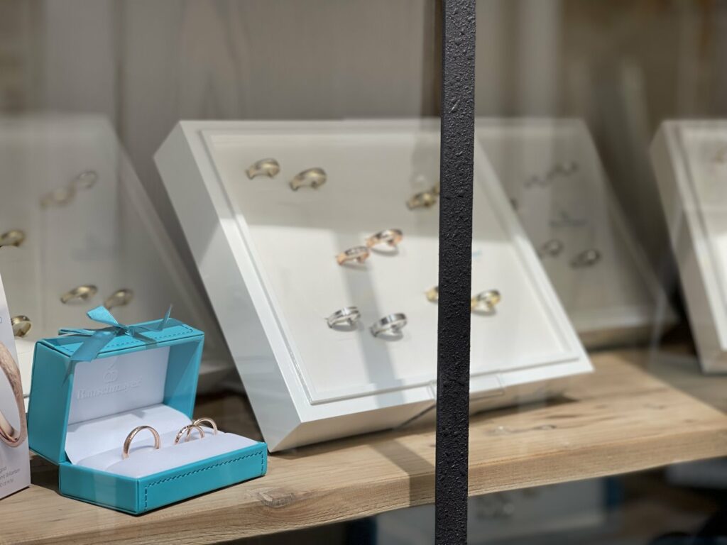 Hochzeitsringe zweifarbig nahe Basel – Auswahl in Gold & Platin