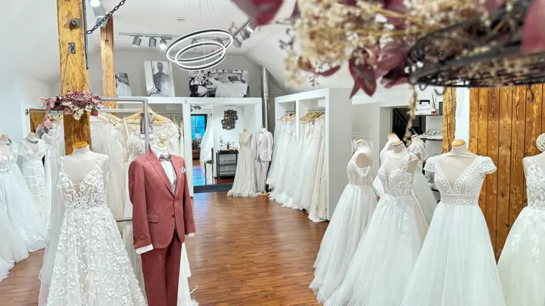 Die Hochzeits-Galerie in Murg – Nähe Schweizer Grenze – Brautkleider, Bräutigammode und Trauringe