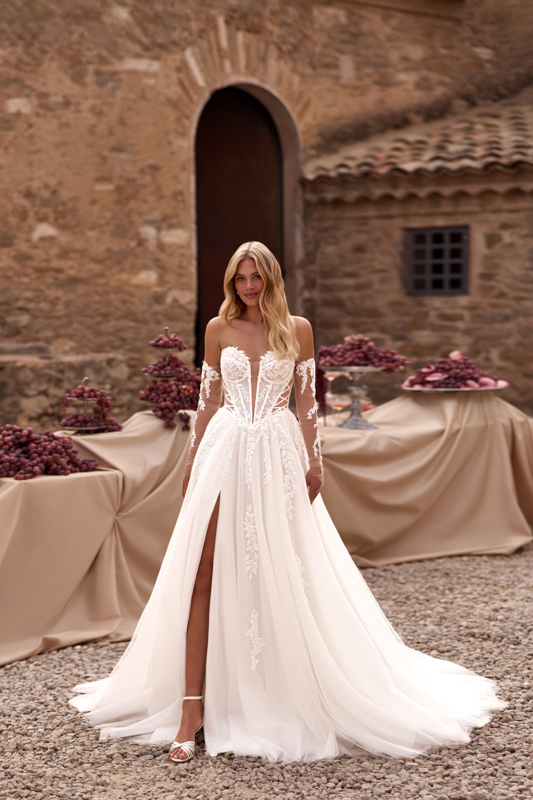 Glamouröses Brautkleid mit ausdrucksstarken Details