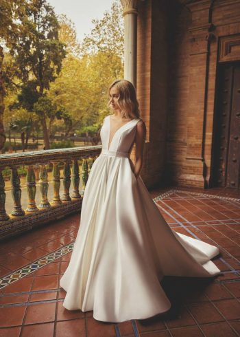 Brautkleid im Clean-Design nahe Lörrach – jetzt entdecken