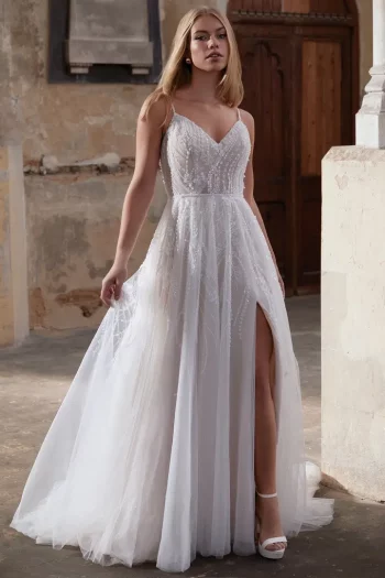 Elegantes A-Linie Brautrobe bei uns in der Nähe von Basel für moderne Bräute