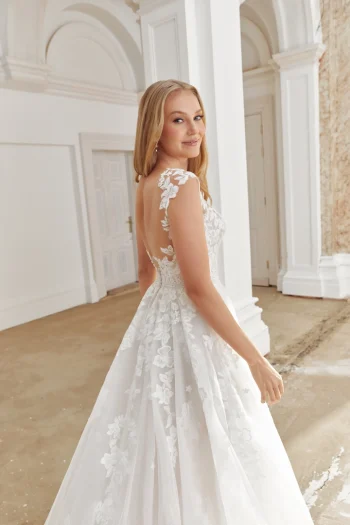 Brautmode im A-Linie-Design in der Nähe von Beromünster – jetzt entdecken