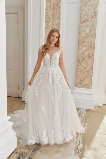 Dein Hochzeitskleid A-Linie wartet bei uns in der Nähe von Bad Säckingen – Beratung & Anprobe inklusive