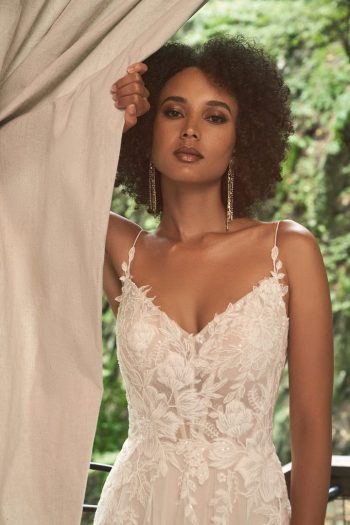 Hochzeitskleid im zarte Tüllrobe-Design nahe Zürich – jetzt entdecken