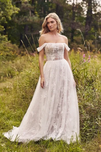 Hochzeitskleid im zarte Tüllrobe-Design in der Nähe von Rheinfelden – jetzt entdecken