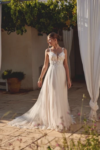 Brautmode im zarte Tüllrobe-Design in der Nähe von Basel – jetzt entdecken