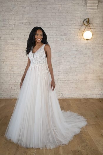 Brautkleid im Tüllkleid-Design in der Nähe von Lörrach – jetzt entdecken