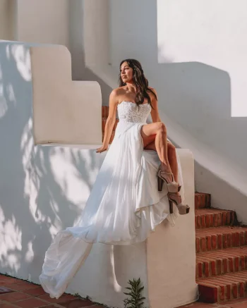 Elegantes Chiffon Brautkleid bei uns in Lörrach für moderne Bräute