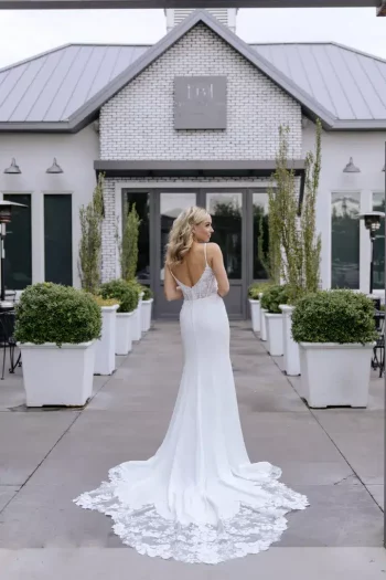 Brautrobe im figurbetont-Design nahe Rheinfelden – jetzt entdecken