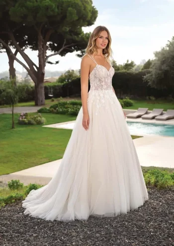 Brautrobe im A-Linie-Design nahe Freiburg – jetzt entdecken