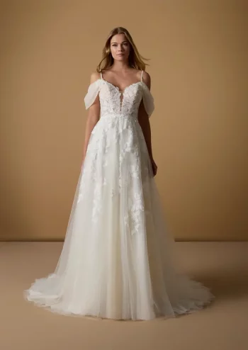 Elegantes A-Linie Traumkleid in der Nähe von Freiburg für moderne Bräute