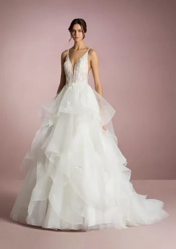 Dein Hochzeitskleid A-Linie wartet nahe Lörrach – Beratung & Anprobe inklusive