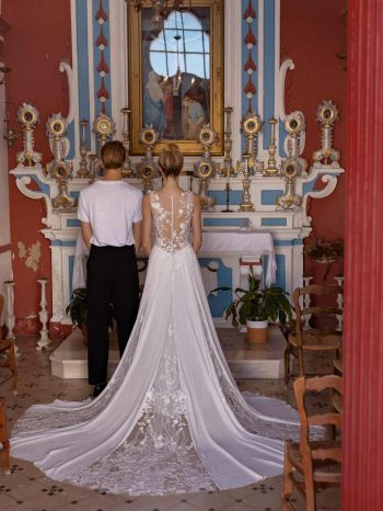 Finde dein Brautkleid bei uns in der Nähe von Zürich, Basel, Lörrach, Freiburg, Konstanz. Dein Hochzeitskleid grenznah zur Schweiz.