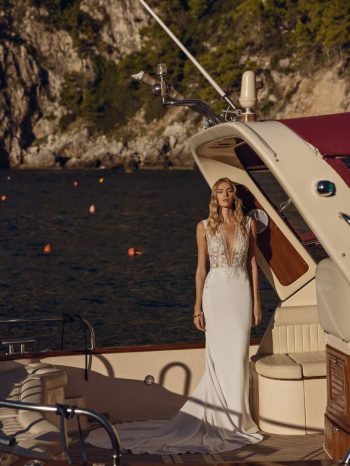 Finde dein Brautkleid bei uns in der Nähe von Zürich, Basel, Lörrach, Freiburg, Konstanz. Dein Hochzeitskleid grenznah zur Schweiz.