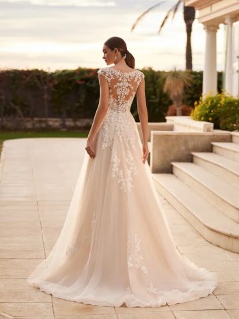 Brautrobe im A-Linie-Design nahe Basel – jetzt entdecken