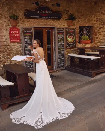 Traumhaftes Chiffonkleid Brautrobe in der Nähe von Lörrach – zeitlos & individuell