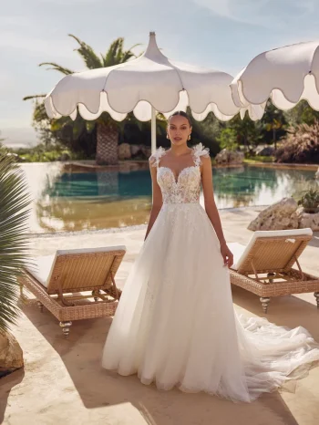 Dein Brautmode zarte Tüllrobe wartet in der Nähe von Basel – Beratung & Anprobe inklusive