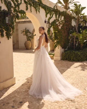 Brautrobe im Tüllkleid-Design nahe Beromünster – jetzt entdecken