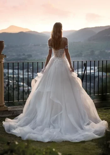 Dein Brautmode A-Linie wartet in der Nähe von Basel – Beratung & Anprobe inklusive