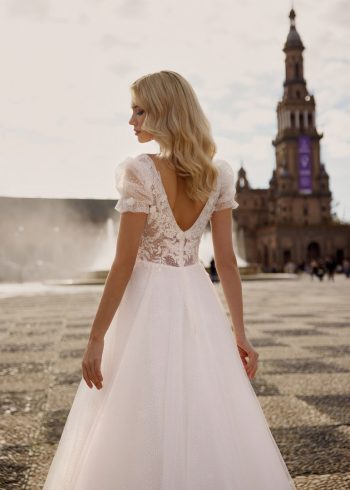 Dein Brautmode Tüllkleid wartet bei uns in der Nähe von Bad Säckingen – Beratung & Anprobe inklusive