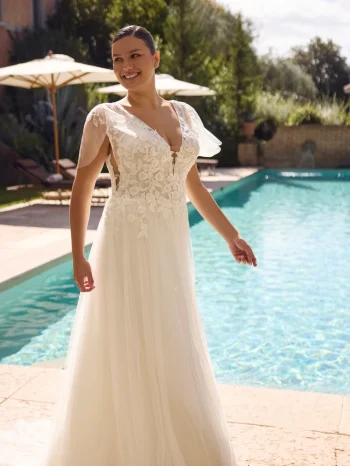 Dein Hochzeitskleid A-Linie wartet in der Nähe von Waldshut-Tiengen – Beratung & Anprobe inklusive