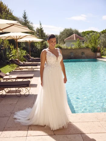 Dein Hochzeitskleid A-Linie wartet in der Nähe von Waldshut-Tiengen – Beratung & Anprobe inklusive