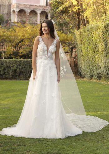 Hochzeitskleid zarte Tüllrobe in der Nähe von Beromünster – entdecke deine persönliche Note