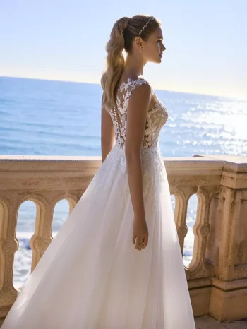 Elegantes A-Linie Brautrobe bei uns in der Nähe von Freiburg für moderne Bräute