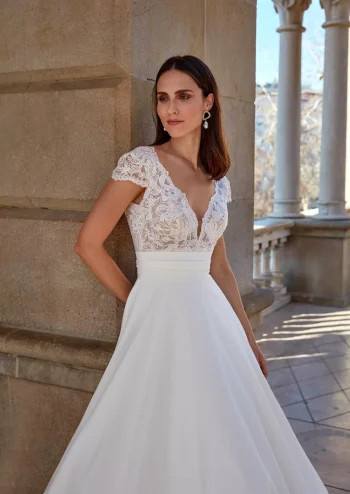 Brautmode im Clean-Design in der Nähe von Lörrach – jetzt entdecken