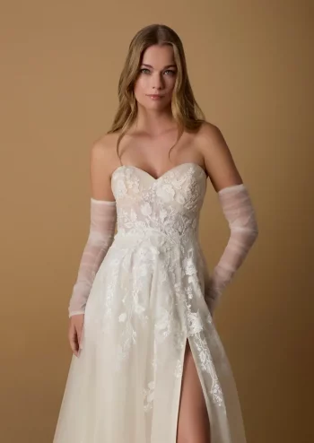 Brautrobe A-Linienkleid in der Nähe von Aarau – entdecke deine persönliche Note