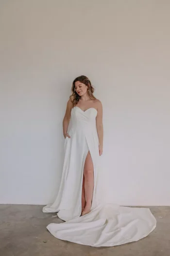 Brautkleid im Clean-Design im Aargau – jetzt entdecken