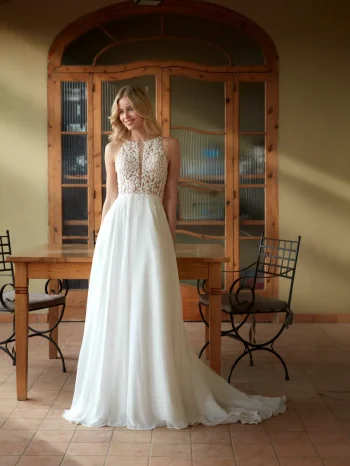 Elegantes Chiffon Brautrobe in der Nähe von Rheinfelden für moderne Bräute