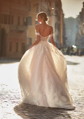 Traumhaftes A-Linie Brautrobe bei uns in der Nähe von Freiburg – zeitlos & individuell