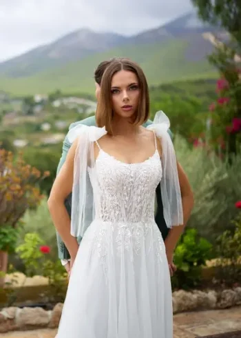 Hochzeitskleid im fließender Chiffon-Design in der Nähe von Baden – jetzt entdecken