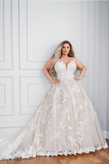 Traumhaftes A-Linie Brautmode in der Nähe von Aarau – zeitlos & individuell