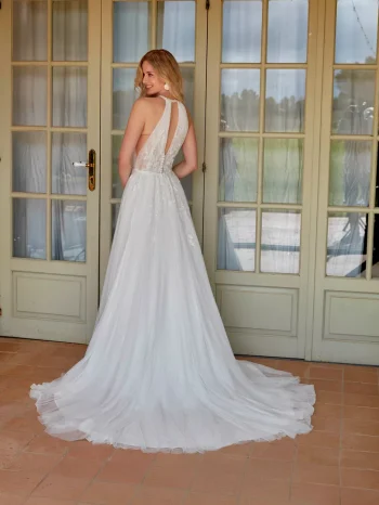 Hochzeitskleid zarte Tüllrobe bei uns in der Nähe von Lörrach – entdecke deine persönliche Note