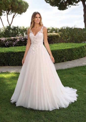 Traumhaftes A-Linie Hochzeitskleid in der Nähe von Waldshut-Tiengen – zeitlos & individuell