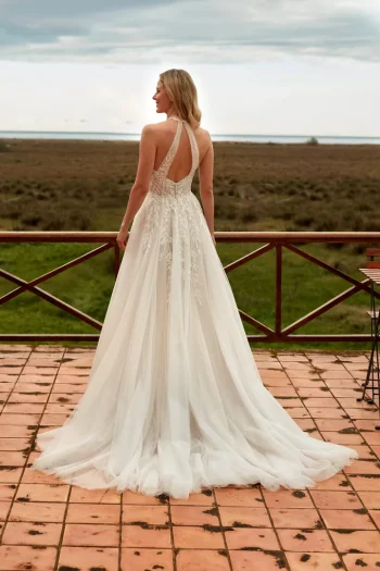 Traumhaftes Tüllkleid Brautkleid in der Nähe von Freiburg – zeitlos & individuell