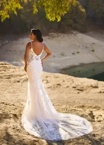 Traumhaftes figurbetont Brautkleid in der Nähe von Lörrach – zeitlos & individuell