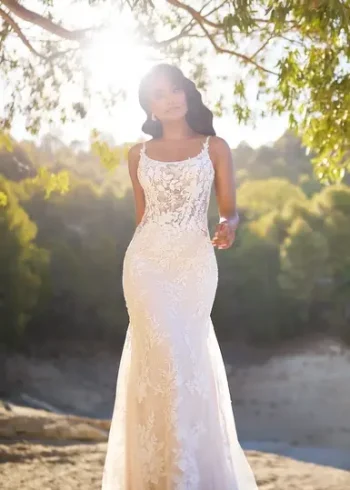 Traumhaftes Fit & Flare Hochzeitskleid bei uns in der Nähe von Freiburg – zeitlos & individuell