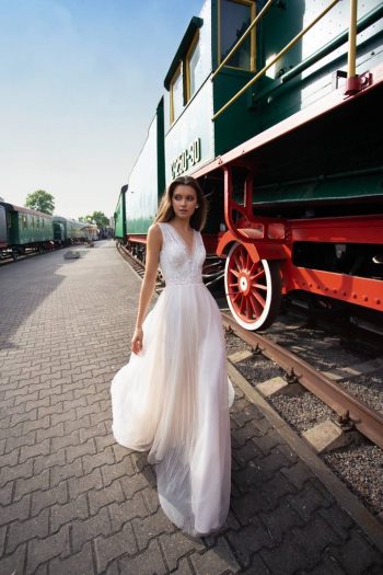 Hochzeitskleid im zarte Tüllrobe-Design in der Nähe von Lörrach – jetzt entdecken