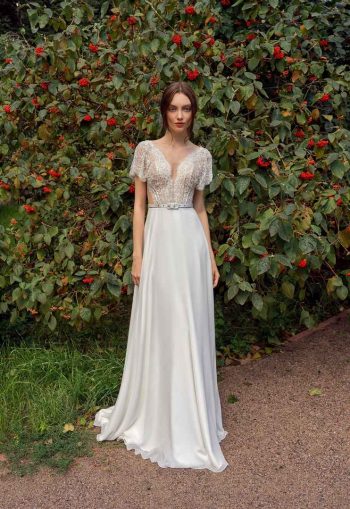 Brautmode im fließender Chiffon-Design bei uns in der Nähe von Freiburg – jetzt entdecken