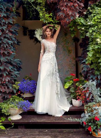 Brautmode im zarte Tüllrobe-Design bei uns in der Nähe von Basel – jetzt entdecken