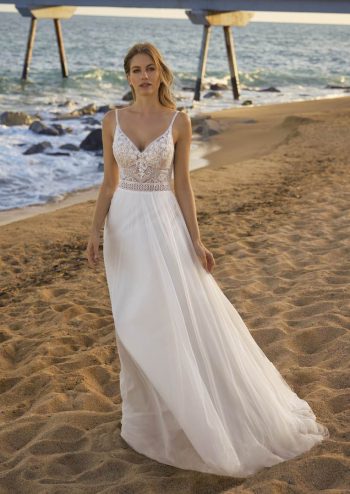 Dein Traumkleid zarte Tüllrobe wartet in der Nähe von Zürich – Beratung & Anprobe inklusive