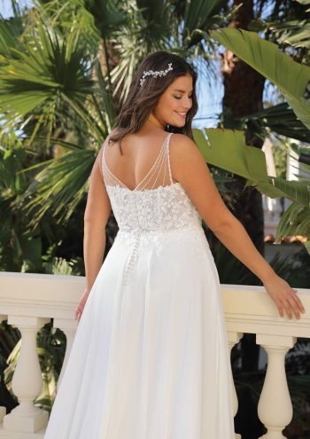 Brautkleid im Chiffonkleid-Design in der Nähe von Waldshut-Tiengen – jetzt entdecken