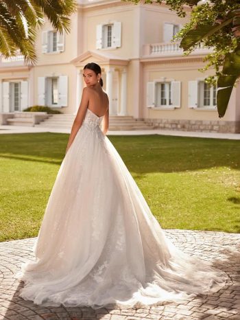 Hochzeitskleid im A-Linie-Design nahe Baden – jetzt entdecken