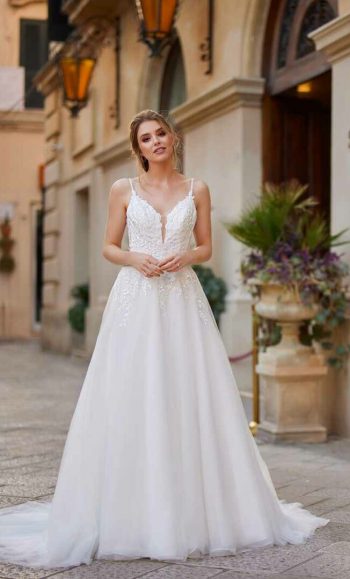 Brautmode A-Linie in der Nähe von Aarau – entdecke deine persönliche Note